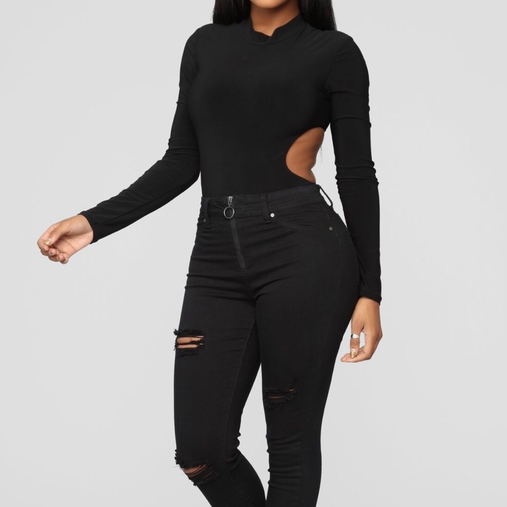 NTW Fashion Nova Black open back thong bodysuit - Picture 3 of 6